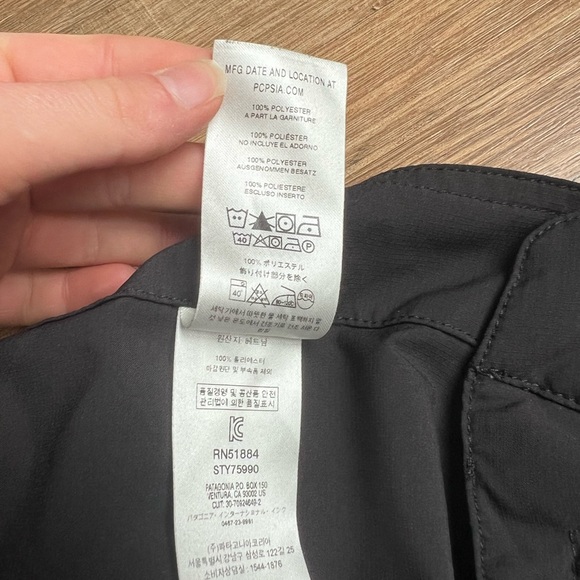 Patagonia women’s board shorts - Picture 7 of 7